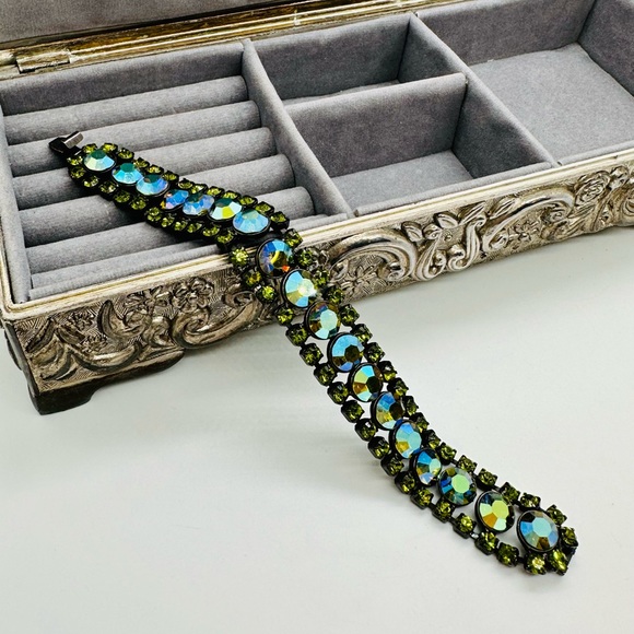 🔥Vintage Green Rhinestone Borealis Bracelet - Picture 13 of 13